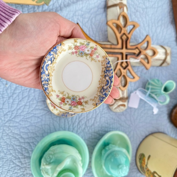 Floral Porcelain butter pats with Blue and Gold Accents - Picture 2 of 3